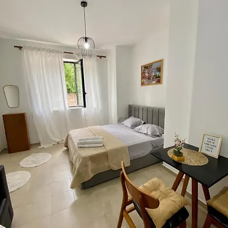 Studio * Tirana