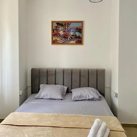 Studio * Tirana